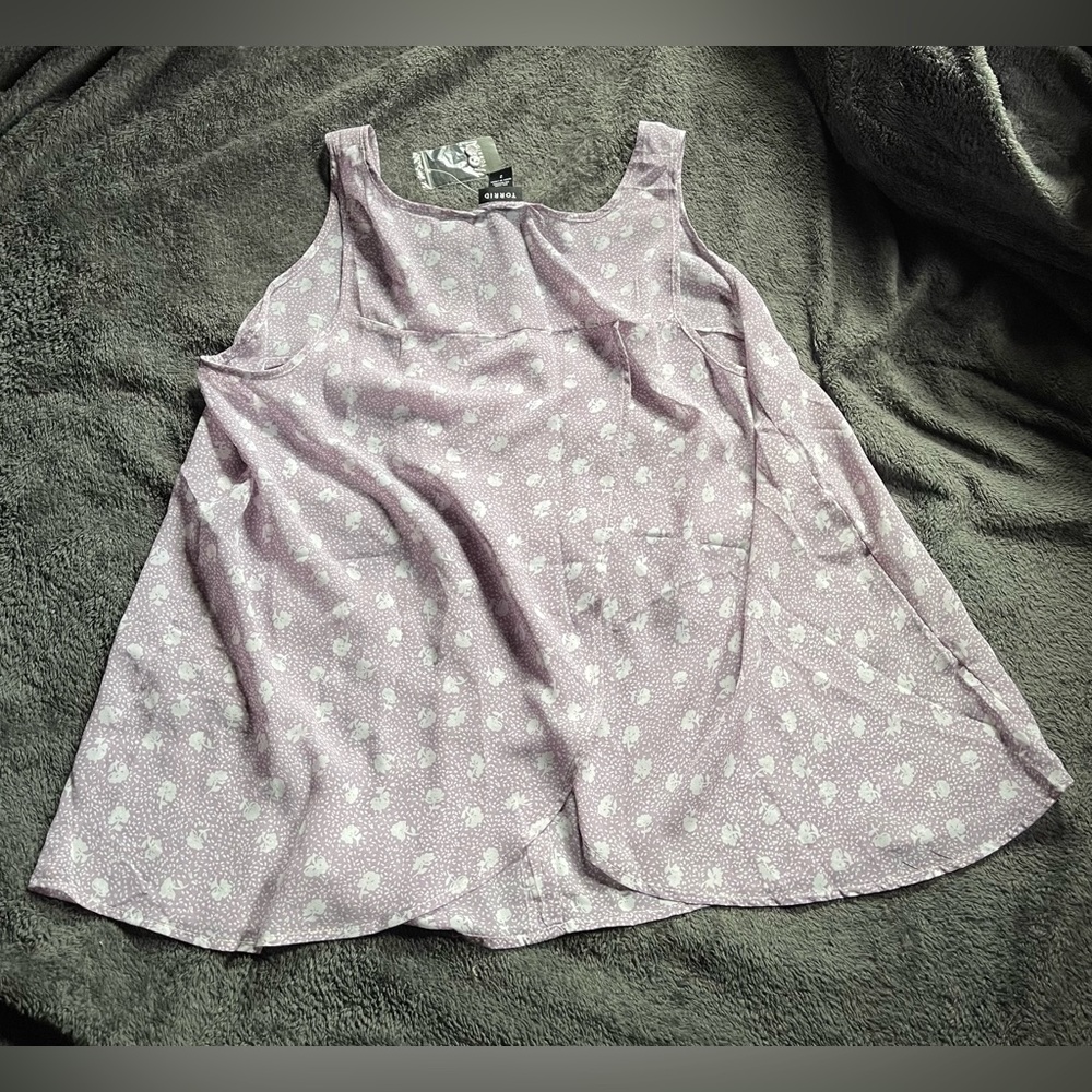 Torrid Purple & White Floral Tulip Back Slip Tank Top Size 2 - Picture 3 of 7